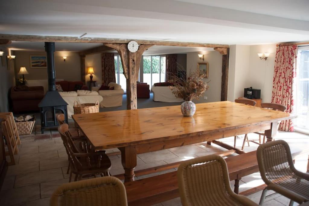 Вілла Marshlands House, Sleeps 16 - Country Barn With Hot Tub Вудбридж Екстер'єр фото