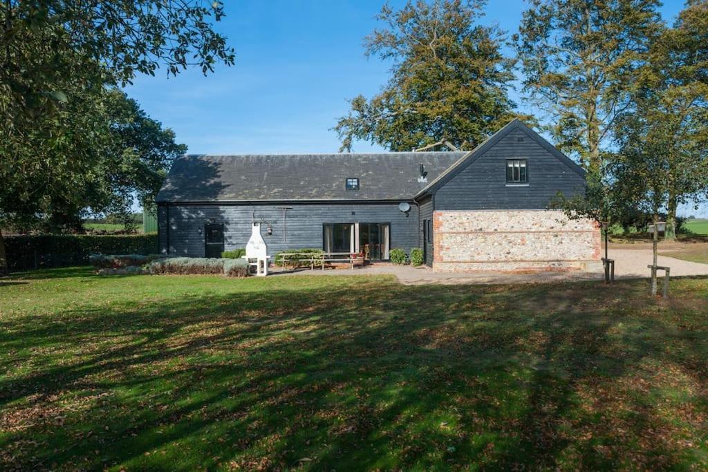 Вілла Marshlands House, Sleeps 16 - Country Barn With Hot Tub Вудбридж Екстер'єр фото